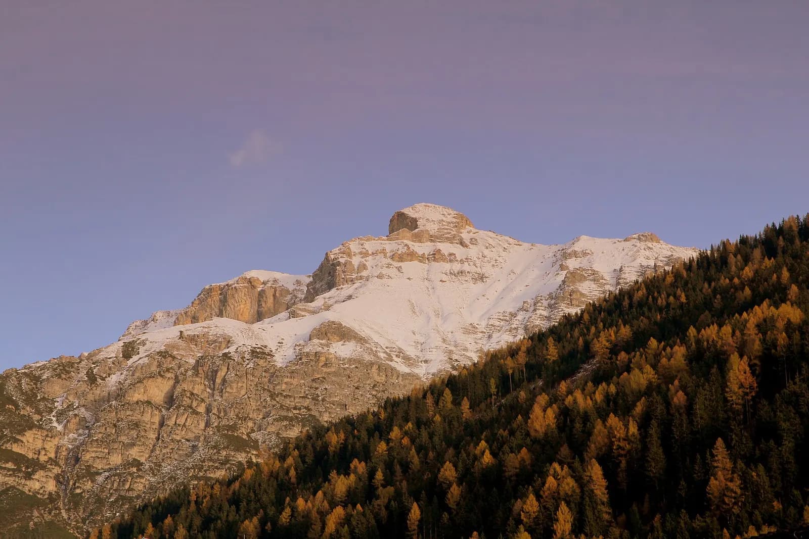 Blick zur Serles in Tirol