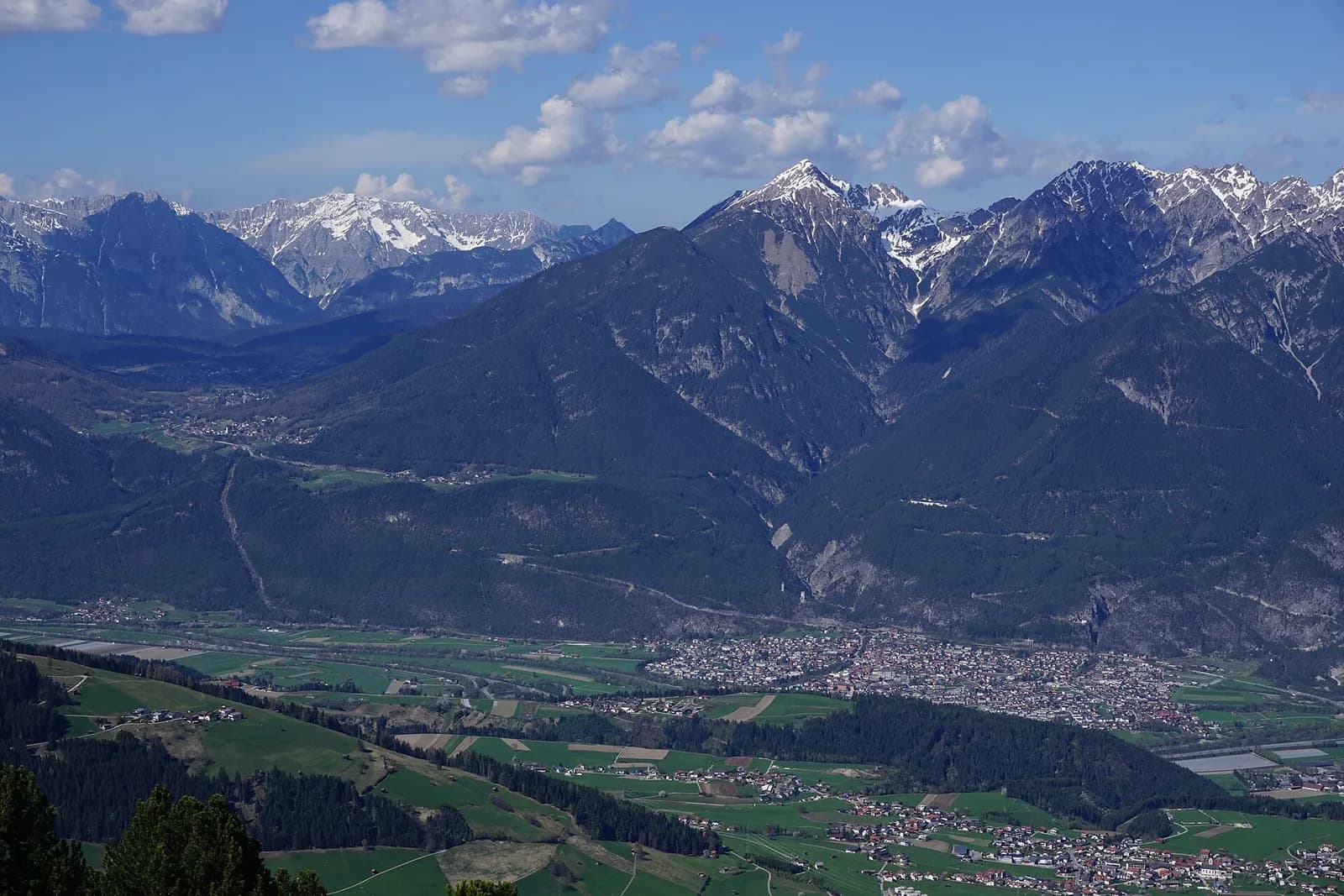 Blick auf Zirl in Tirol
